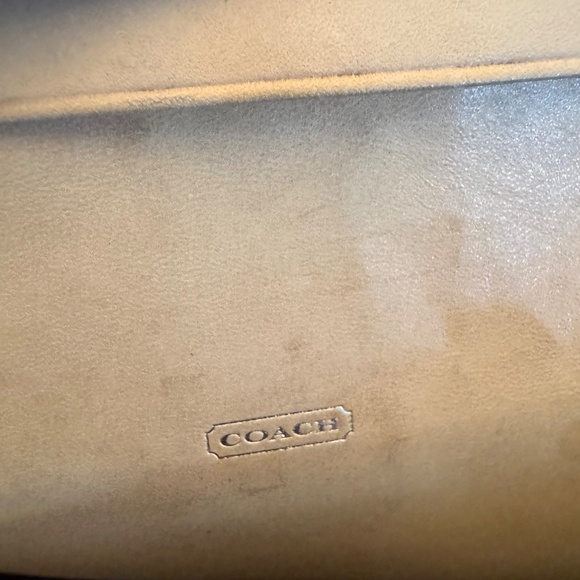 This is a Coach Signature Soho wallet in black leather with a buckle trifold - Picture 3 of 5